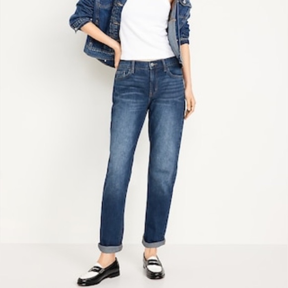Old Navy Mid-Rise Wow Boyfriend Straight Jeans Women’s Size 6 Short